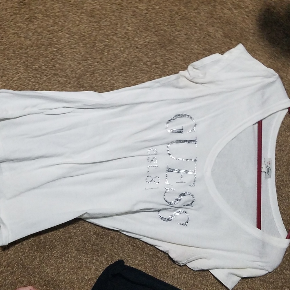 Guess Tshirt